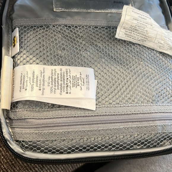 Pottery barn kids Batman glow in dark insulated lunch box - Picture 5 of 9